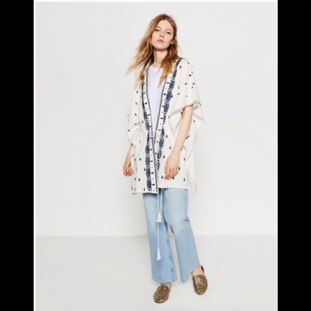 ZARA white & blue embroidery tie front kaftan kimono coverup M